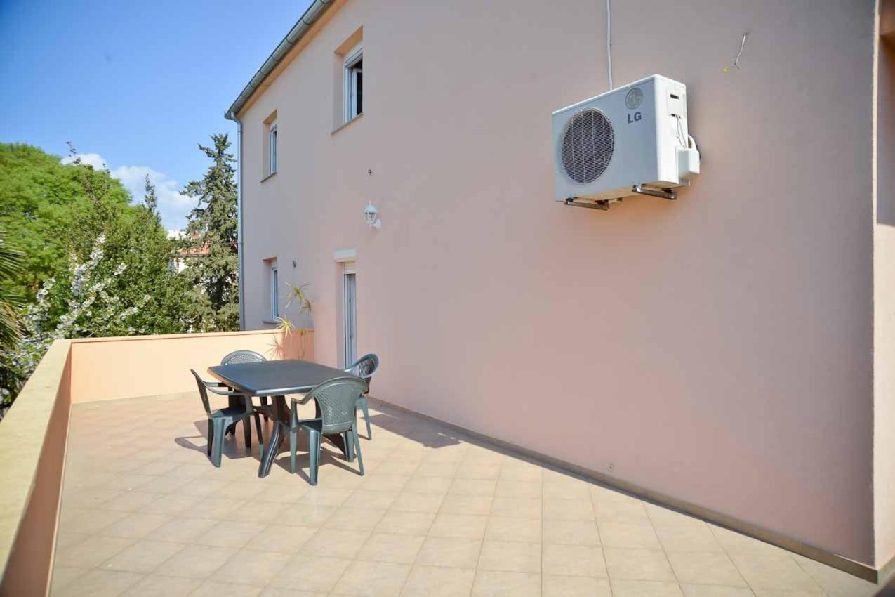 Apartments And Rooms Antonio Zara Camera foto