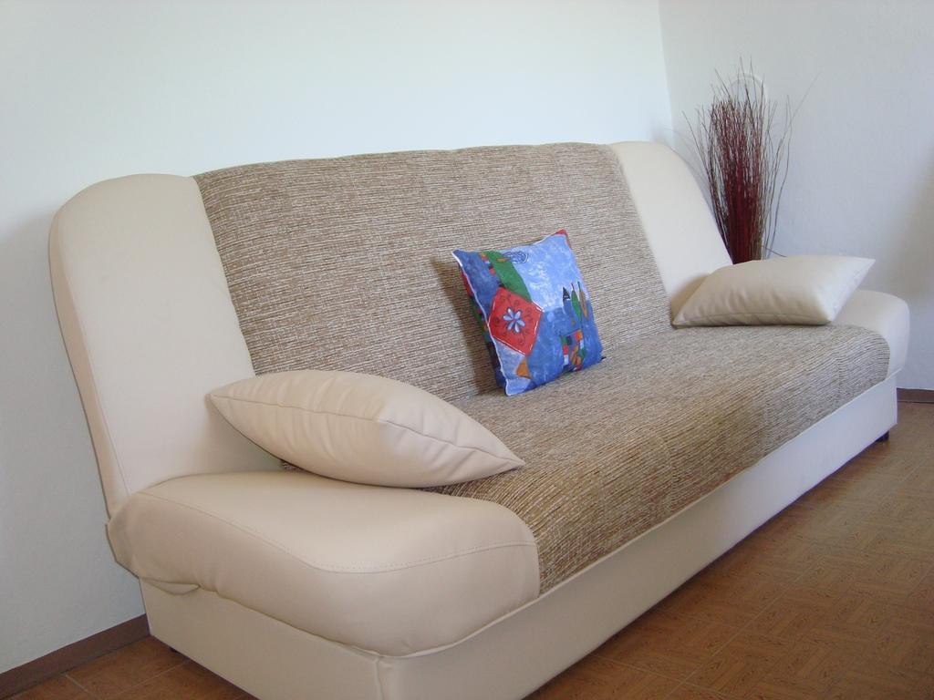 Apartments And Rooms Antonio Zara Esterno foto