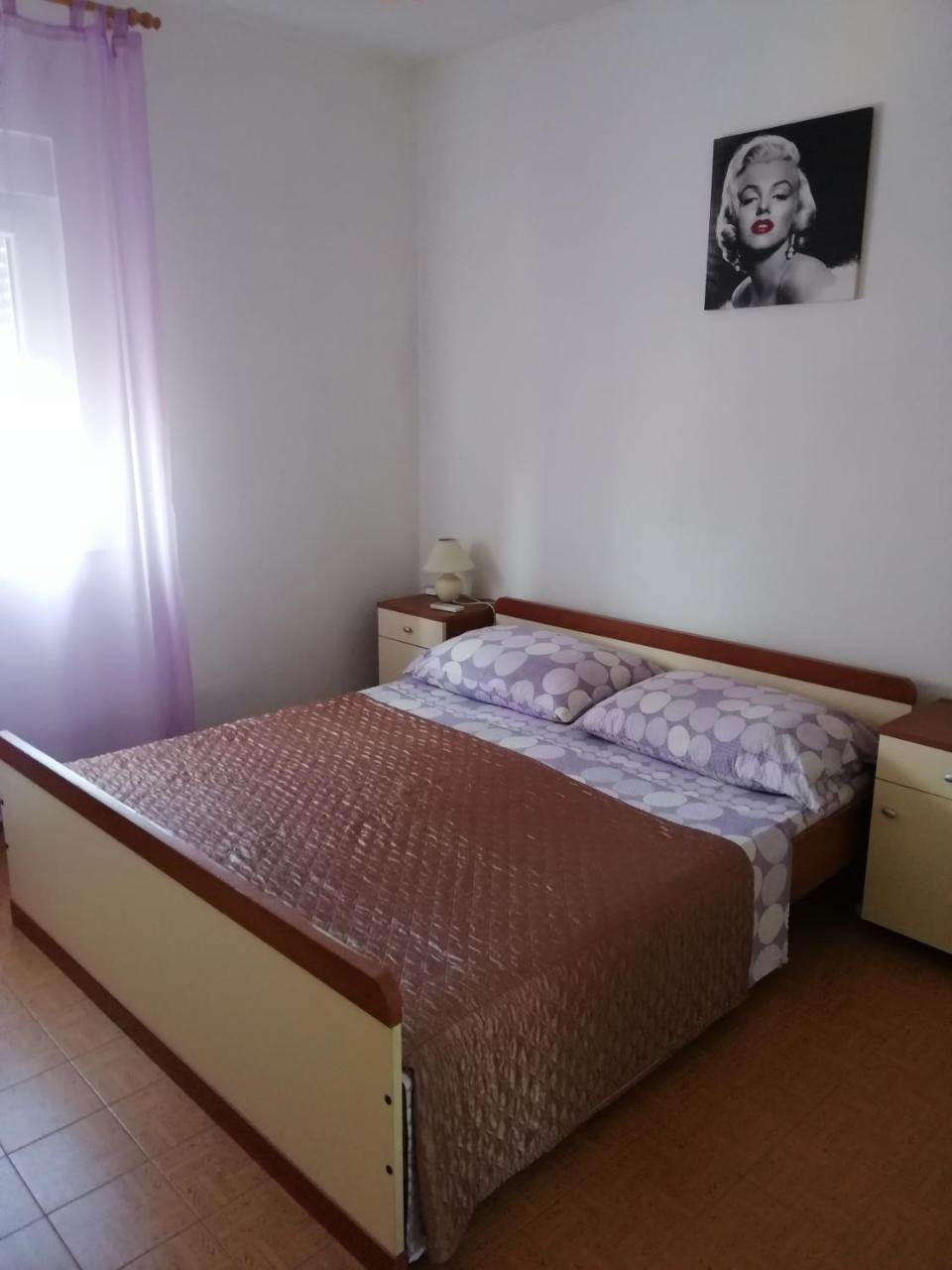 Apartments And Rooms Antonio Zara Esterno foto